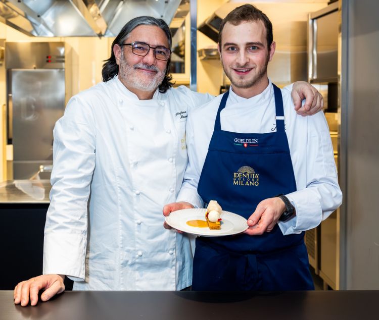 Stefano Masanti con uno dei suoi collaboratori
