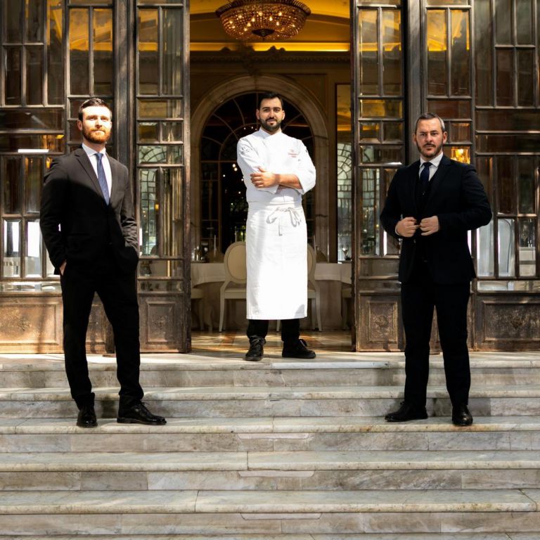 Il maître Alessandro Nocera, lo chef Domenico Stile, il restaurant manager e sommelier Rudy Travagli
