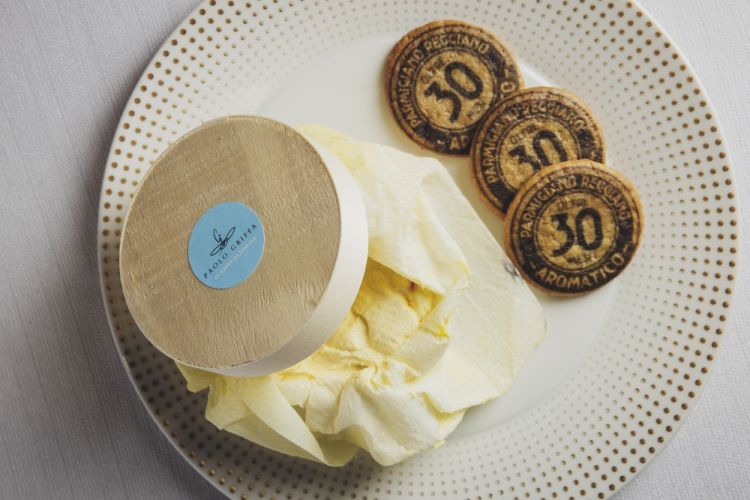 Paolo Griffa: Tra le nuvole: Creme d'Ange al Parmigiano Reggiano 30 mesi, pere in mostarda e biscotti al troliet valdostano