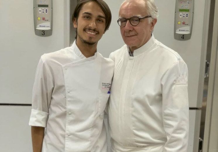 Il più giovane della famiglia, Ignazio, con il maestro Alain Ducasse. Ignazio ha frequentato l'ENSP,  École Nationale Supérieure de Pâtisserie di Parigi per approfondire le tecniche di base della pasticceria francese
