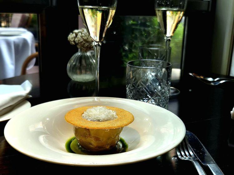Carciofo arrosto, pecorino e salsa verde: assaggio