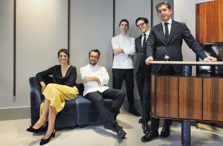 La squadra: oltre ai già citati Stefania, Alessandro e Fabio, anche il restaurant manager Nicola Dell'Agnolo e il sommelier Alberto Piras
