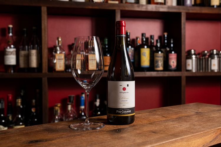Blanc Langhe Doc etichettato Il Pagliaccio e prodotto con Pio Cesare