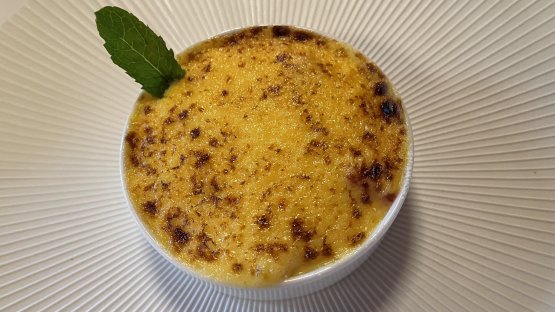 Dessert: Gratin di fragole e rabarbaro con gelato alla panna acida
