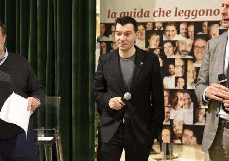 Fantin premiato da Paolo Marchi e Nicola Cesare Baldrighi - presidente del Consorzio Tutela Grana Padano - come Miglior chef per la Guida Identità Golose 2015

