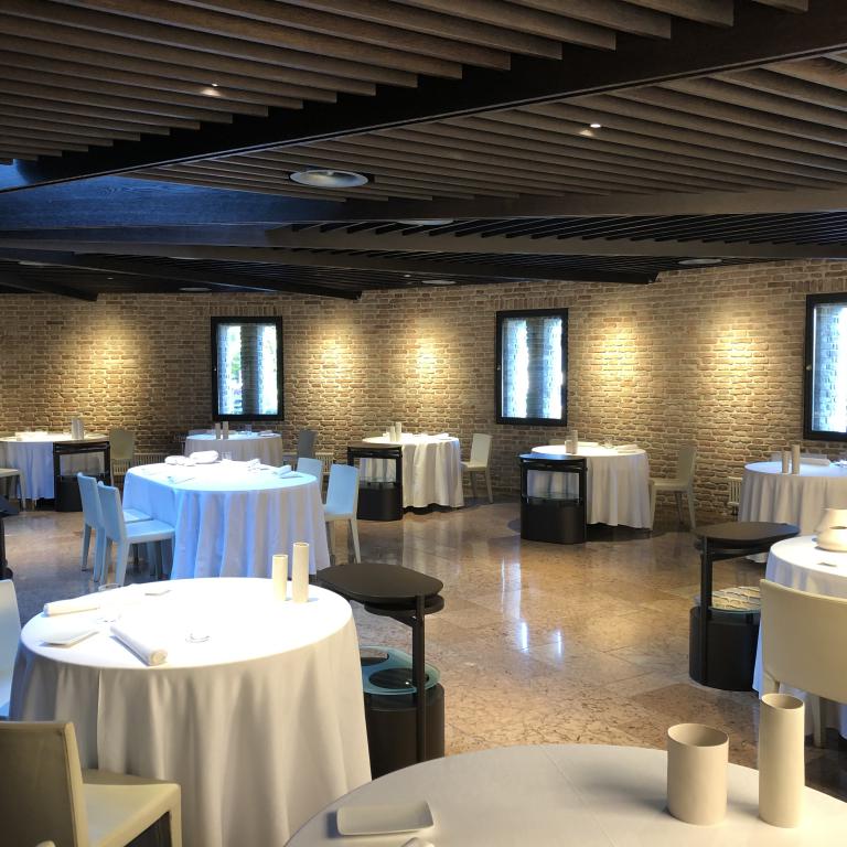 La sala del ristorante Gellius, chef e patron Alessandro Breda
