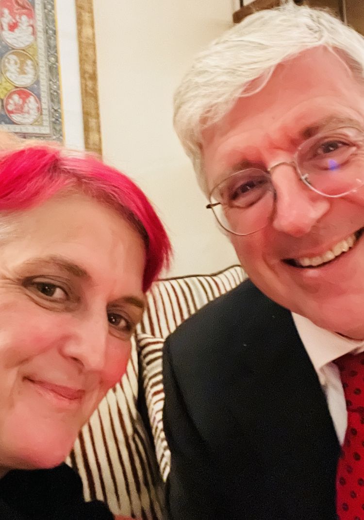 La chef Bowerman con Vincenzo de Luca ambasciatore d'Italia in India