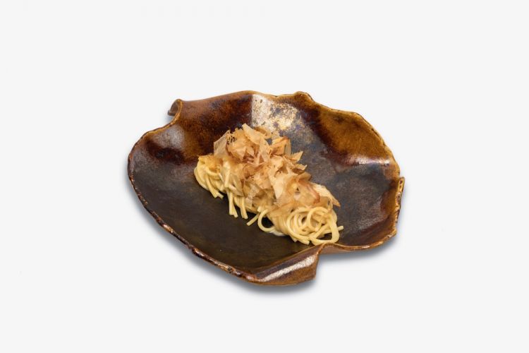 Spaghettone di Senatore Cappelli, burro di Normandia, alici e katsuobushi
