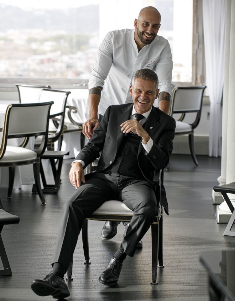 Marco Amato e alle sue spalle lo chef Andrea Antonini. Foto Alberto Blasetti