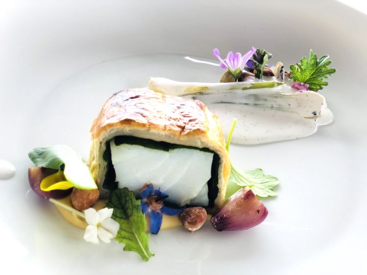 Baccalà en croute, with shallots, lampascioni and chickpeas