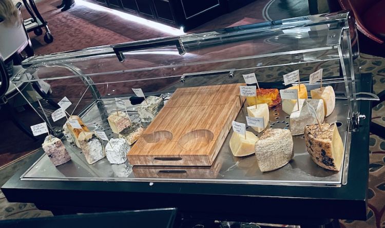 The new cheese cart at Imago: left only Italy, right only Rome and Lazio
