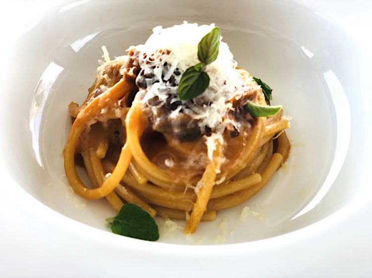 Spaghetti with smoked sea urchins and pecorino cheese 
