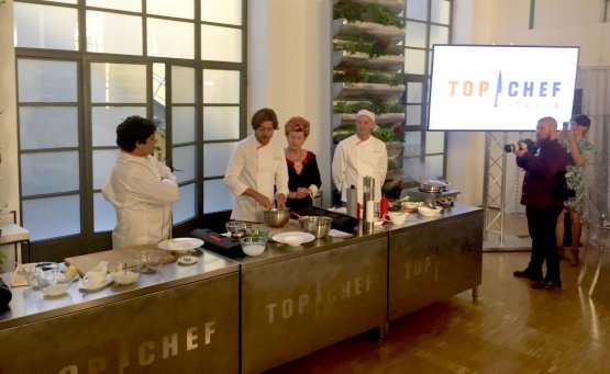 La presentazione (con cooking show) di Top Chef a Milano, «è la produzione più ambiziosa della storia di Nove - è stato detto - Un motivo di orgoglio. sarà una trasmissione popolare, ma di qualità»
