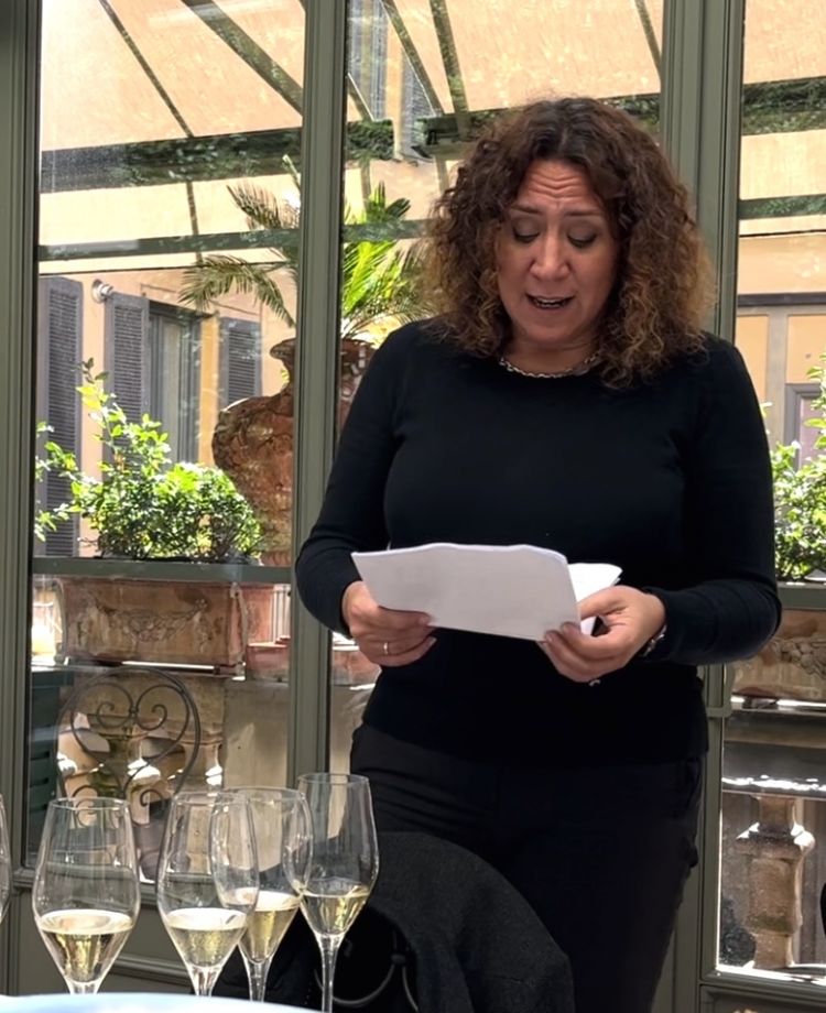 L'ambasciatrice dello champagne Chiara Govoni mentre racconta le tipologie in abbinamento
