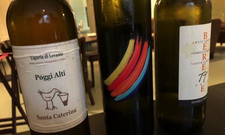 C'è molta attenzione ai vini non convenzionali, serviti da uno staff giovane, su tutti il promettente Niccolò Gatti