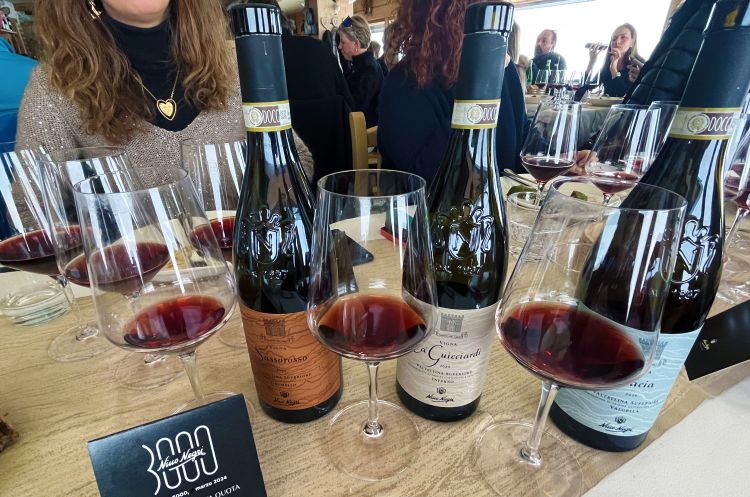 La degustazione dei tre vini a Heaven 3000