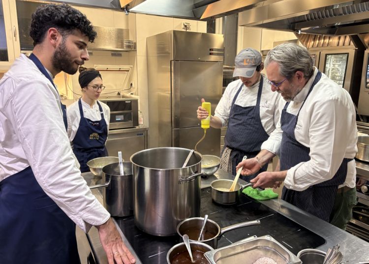 Tomei nella cucina di Identit&agrave; Golose Milano
