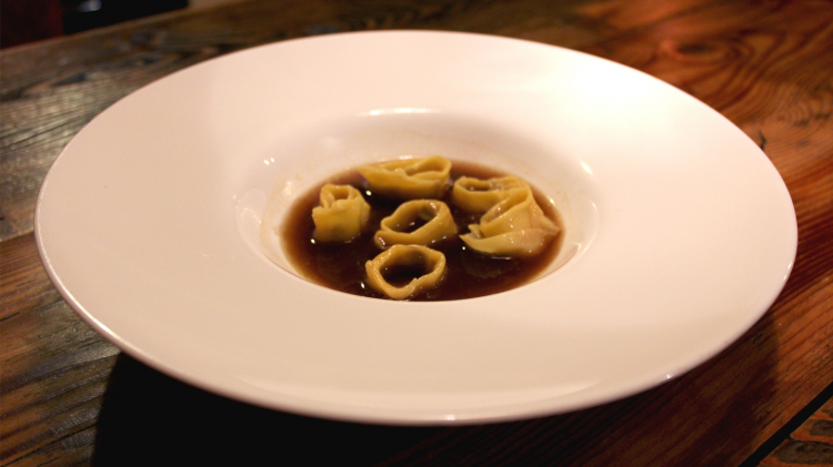 I Cappelletti di cuz in brodo di bosco di Michele