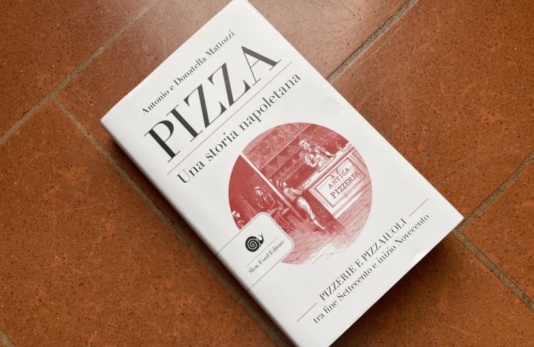 Pizza. Una storia napoletana è uscito da poco nel