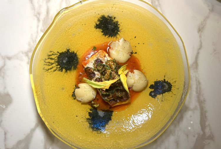 Dentice alla puttanesca, patate e zucchine
