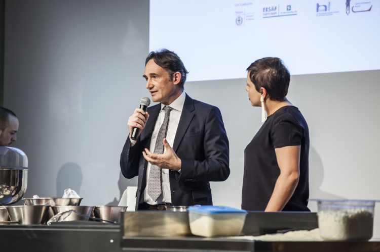 Piero Gabrieli con Francesca Barberini a Identità Milano