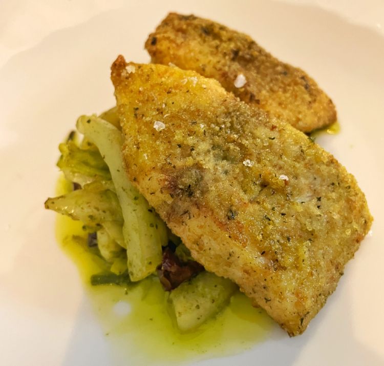 Lampuga alla palermitana con porri e finocchi 
