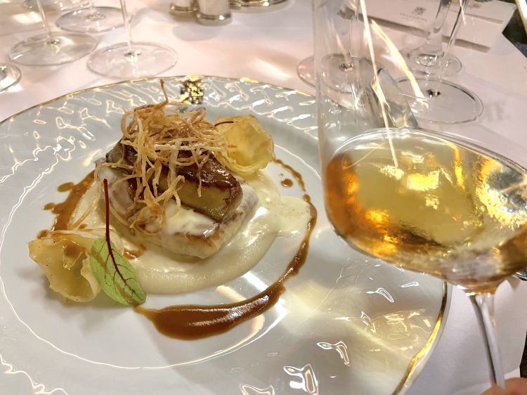 Rombo, foie gras e sedano rapa in abbinamento a La Côte Faron Jacques Selosse
