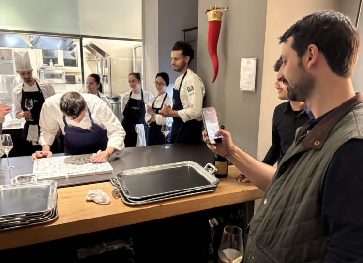 ...mentre Nicolò Quarteroni lo fotografa