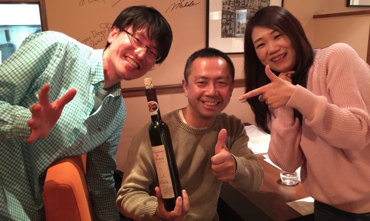 Tre fan giapponesi del Moscato di Scanzo di Biava