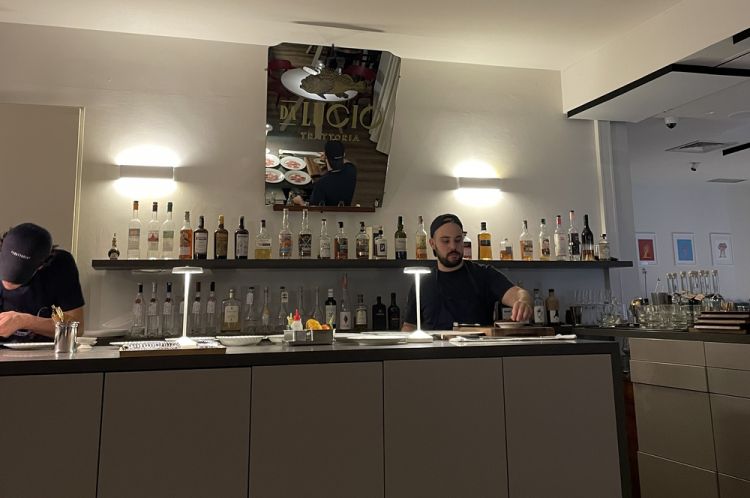 Il nuovo pass in sala di Da Lucio, dove vengono preparati gli antipasti