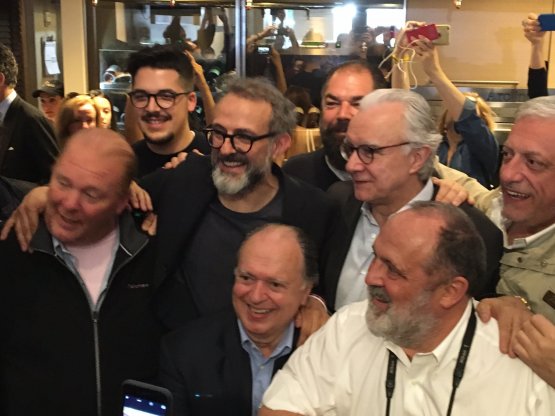 Mario Batali, Massimo Bottura, Enzo Vizzari, Raffaele Alajmo, Alain Ducasse, Paolo Marchi e Davide Scabin
