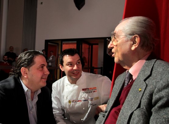 On the edge of the stage of Dossier Dessert, an exceptional trio: Gianluca Fusto, Luca Santin and Gualtiero Marchesi
