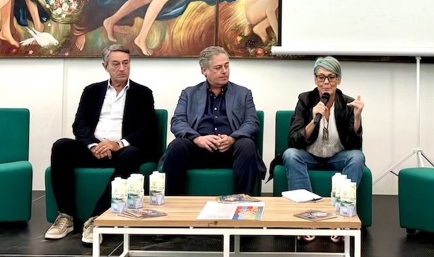La presentazione del progetto del Consorzio di Tutela. Da sinistra Giuseppe Bursi, Santi Planeta e Marilena Barbera