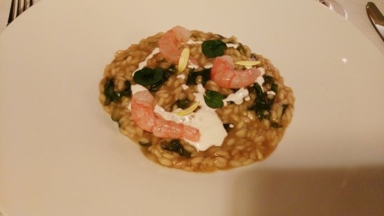 Risotto con gamberi, lattuga di mare e crema di mandorle