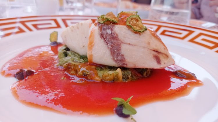 Ricciola con zucchine e pomodoro