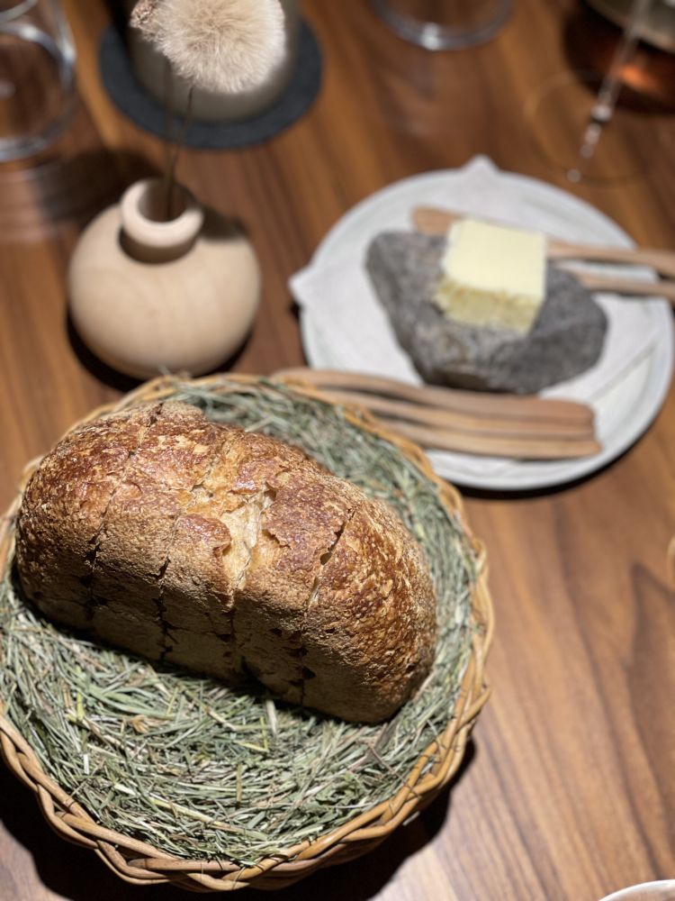 Pane e burro d centrifuga, una portata a tutti gli effetti alla tavola di Contrada Bricconi