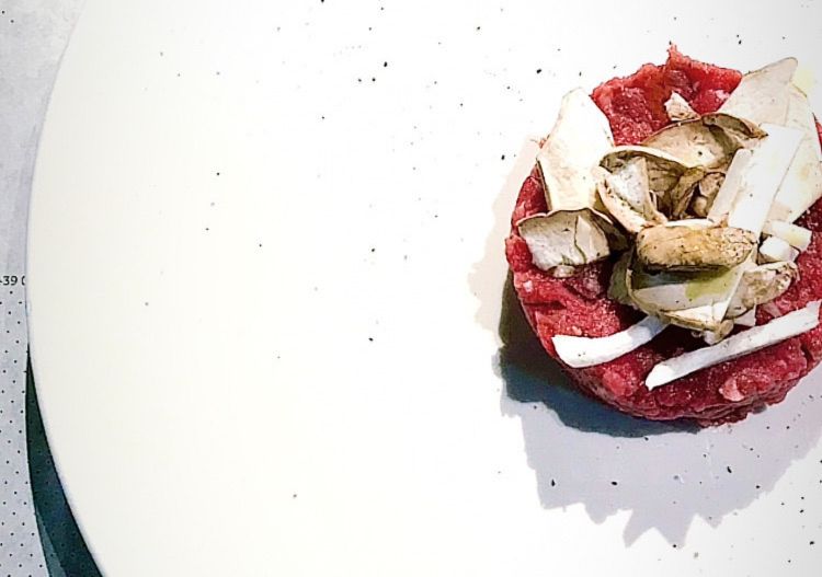 Tartare di manzo e porcini dell'Etna
