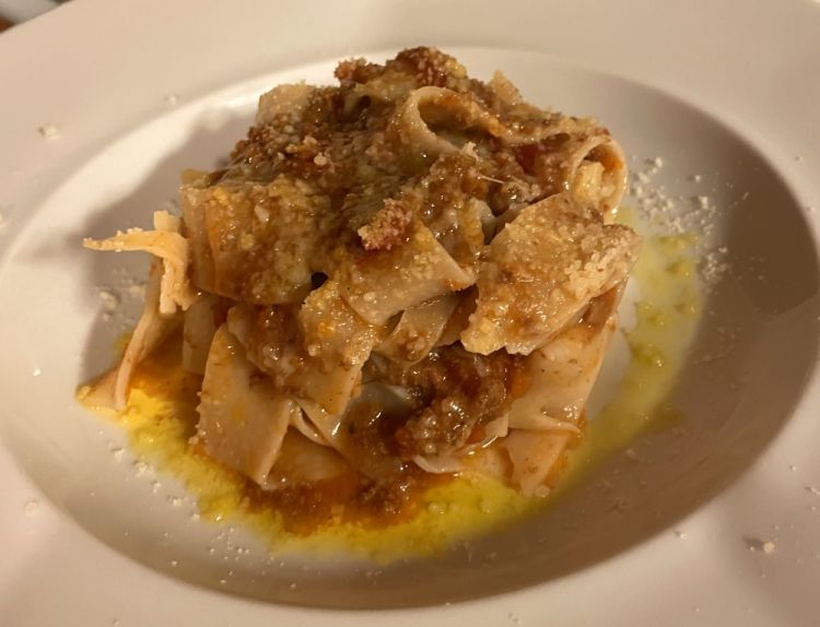Pappardelle al ragù di sola Chianina