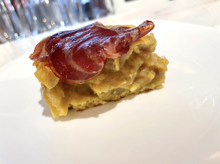 Cuore scioglievole e tutta la succulenza della lonza di pata negra: strepitosa tortilla