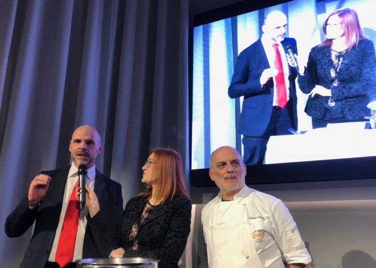Christian Deflorian (Pastificio Felicetti), Eleonora Cozzella (giornalista e moderatrice di Identità di Pasta) e Corrado Assenza