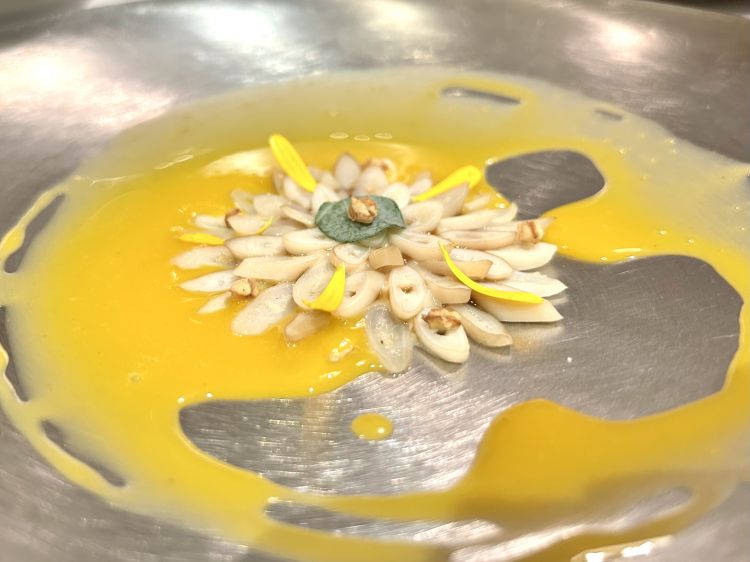 Razor clams, puffed barley, brine and seaweed condiment, egg yolk cream cooked in rice vinegar and cumin, green apple and fennel water