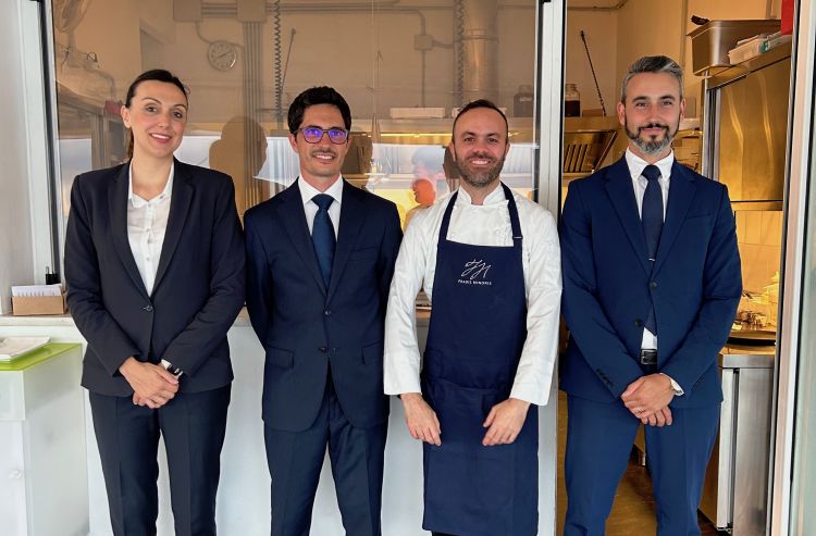 Francesco Stara con lo staff di sala: da sinistra Ilaria Rimessi, Andrea Orru e Gianluca Buttarelli
