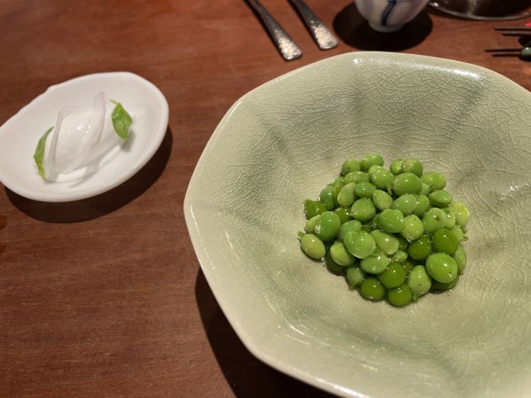 Curry verde di piselli lacrima del Maresme