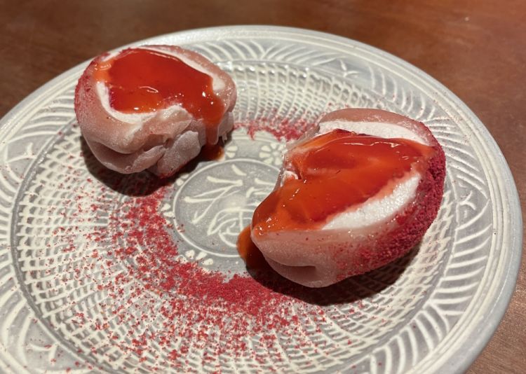 Mochi di fragola con Campari