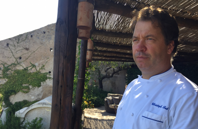 Christoph Bob, classe 1973, dal 2012 al Monastero di Santa Rosa dopo il Relais Blu di Vico Equense (Napoli) e un lungo apprendistato al fianco di Heinz Beck a Roma
