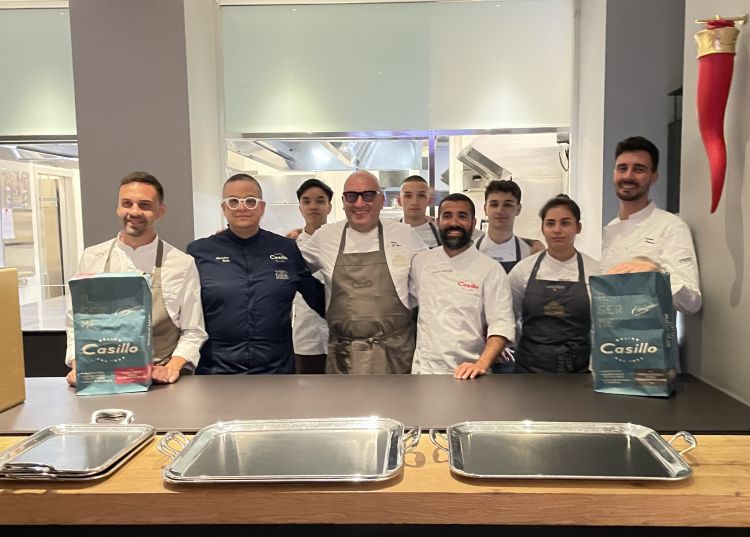 Foto di gruppo al pass, con tutti i protagonisti d