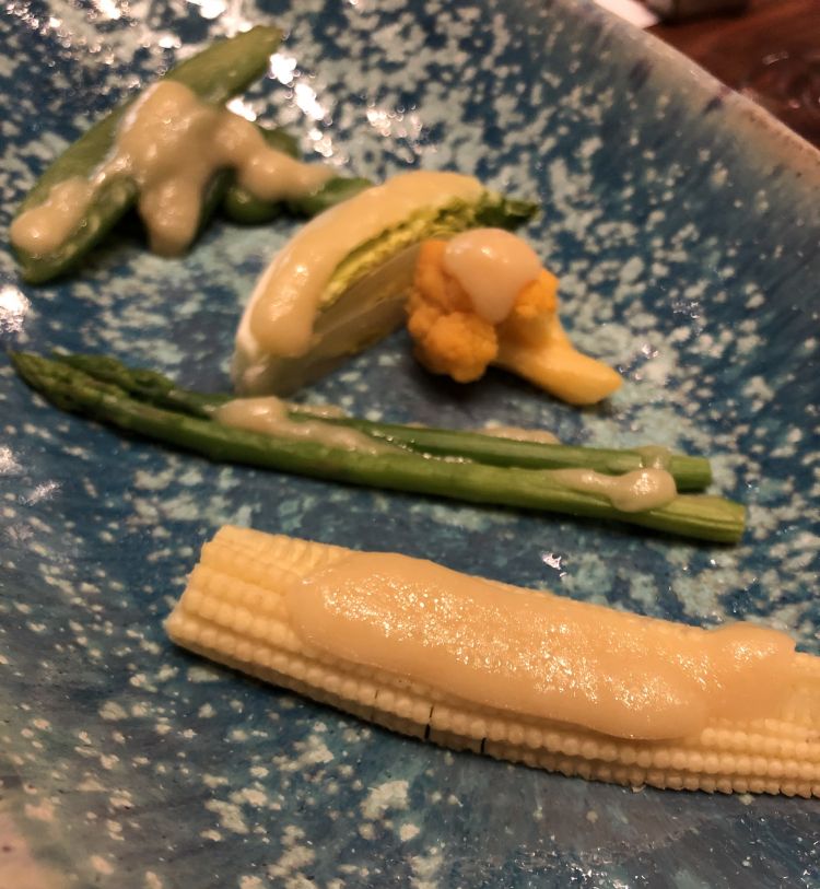 Verdure croccanti con negi miso. Un'ulteriore interpretazione di gusto della cucina al vapore. Foto di Marialuisa Iannuzzi
