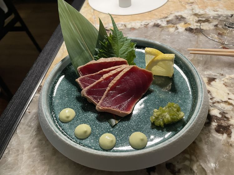Zuke Maguro - Tonno scottato e marinato in salsa di soia con wasabi