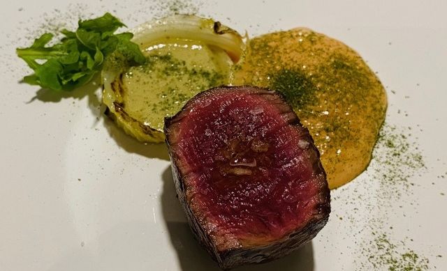 Carne arrosto e insalata
