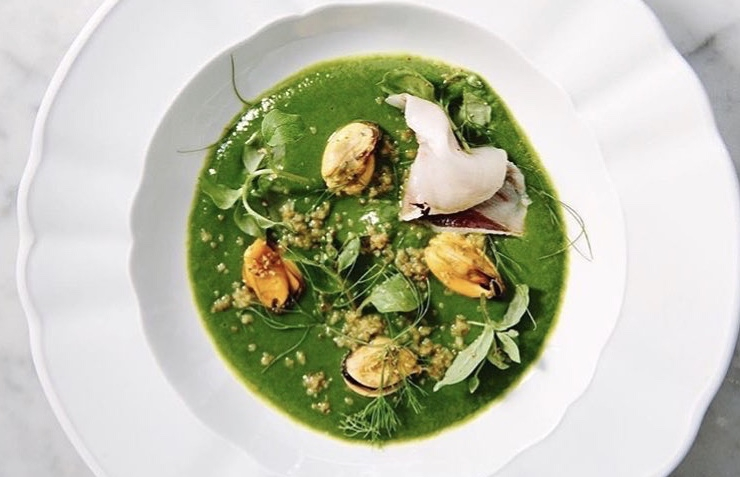 Soup of spinach and nettles  
